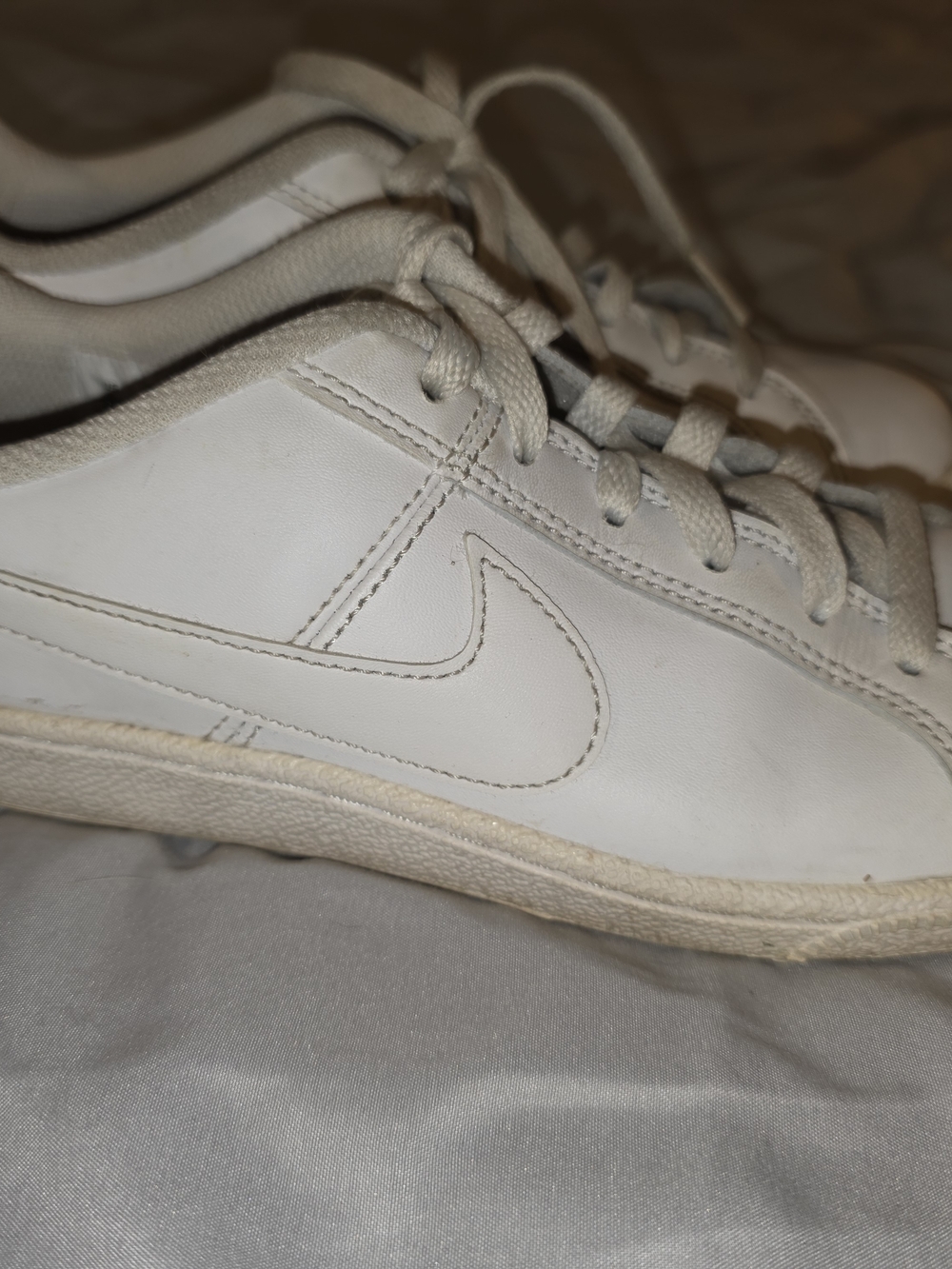 Nike Men's White Leather Low-Top Sneakers